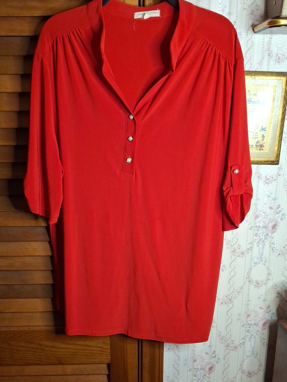 joie de vivre 2X Red Pearl/Gold Button NWOT Preloved